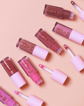 BT GLOSS - BRUNA TAVARES